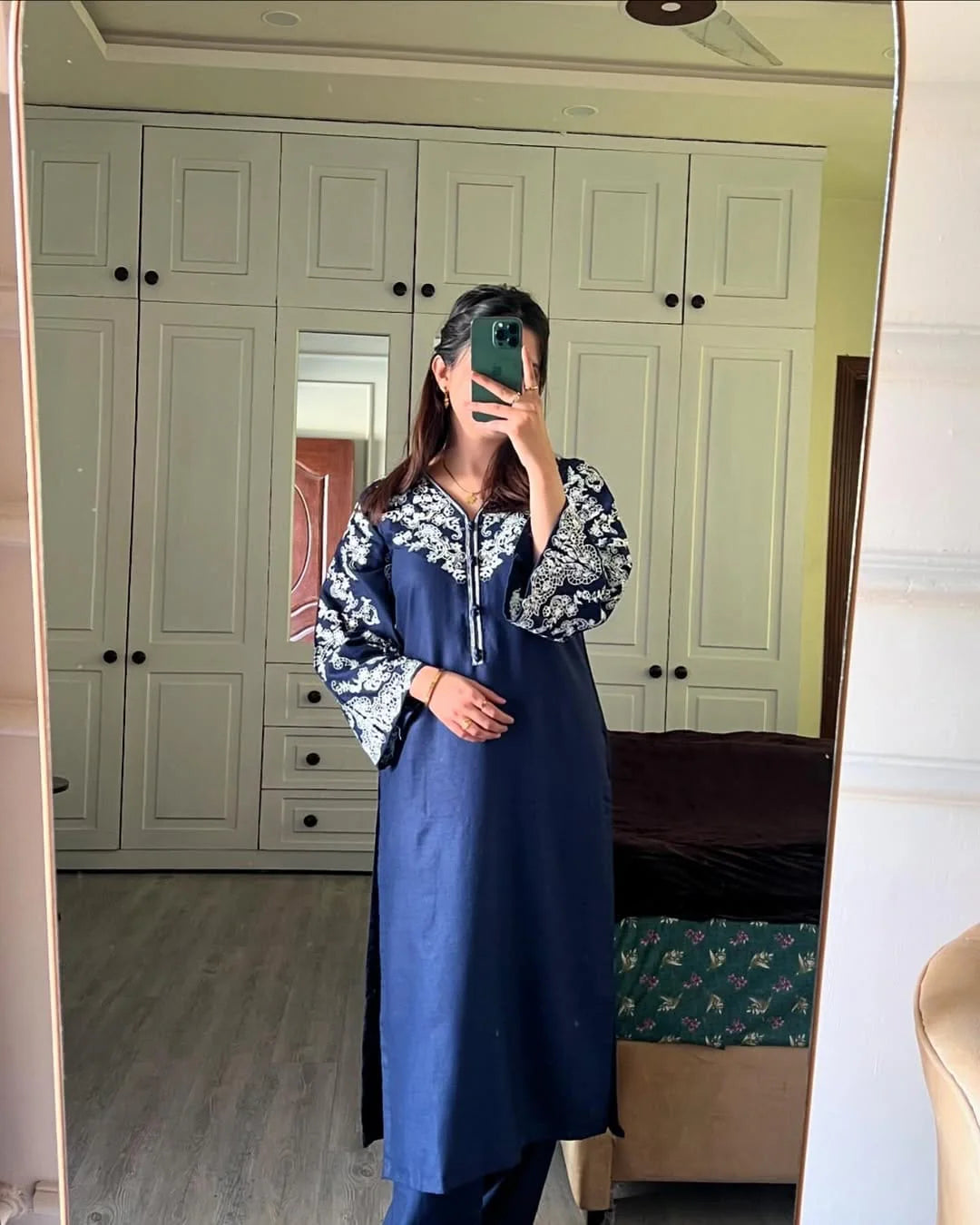 2PC Embroidered Stitched Suit